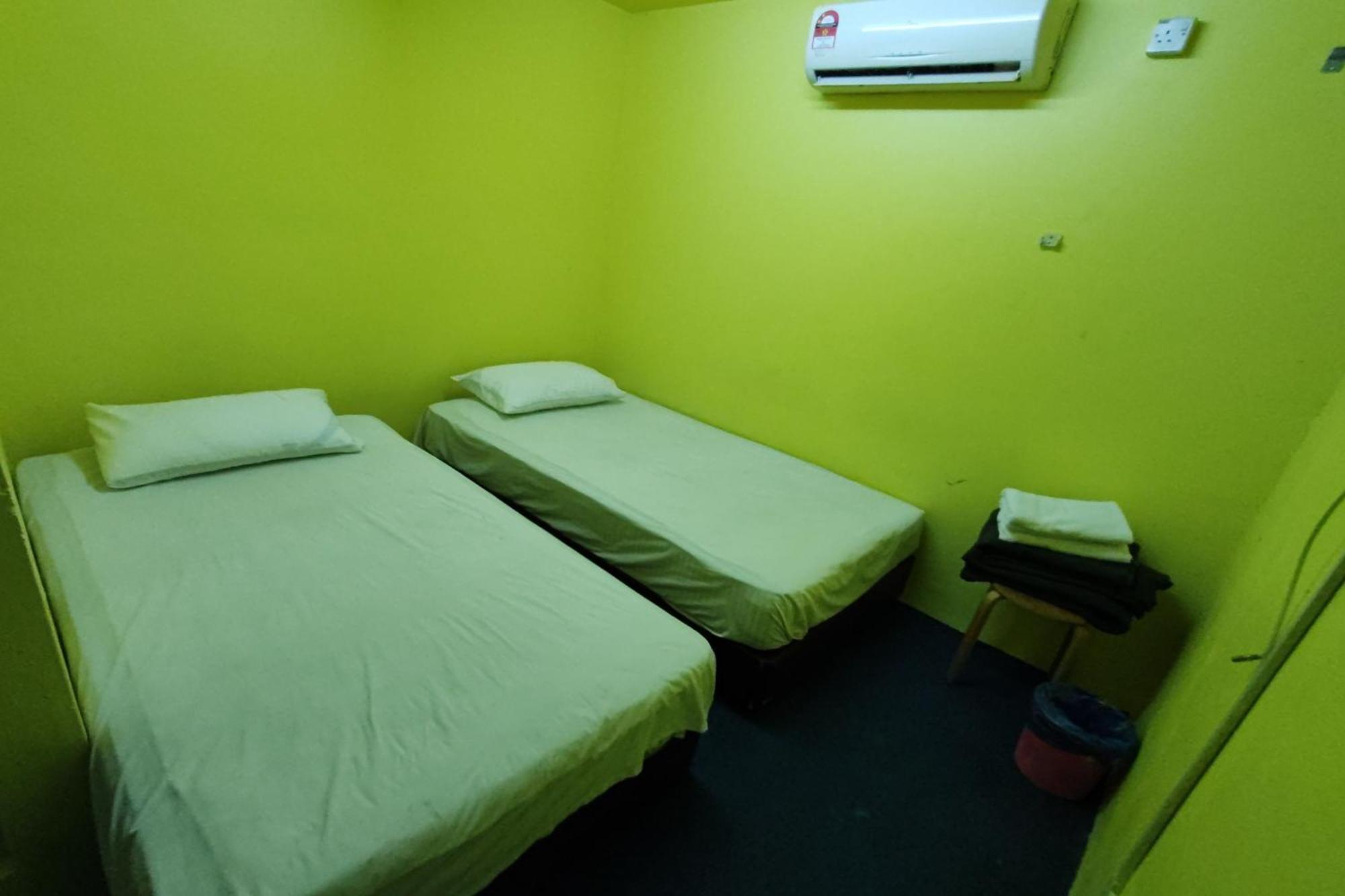 D'Bj Motel Bayan Lepas Esterno foto